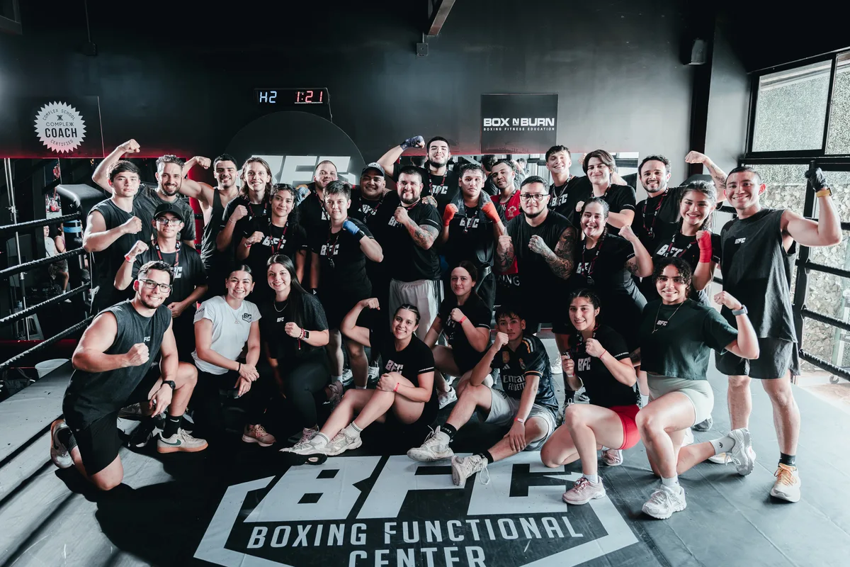 Comunidad BFC reunida después de una actividad de boxeo